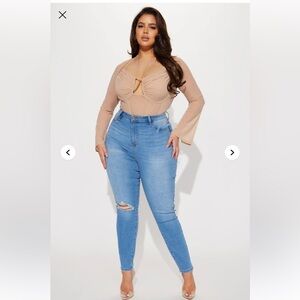 Stretch Curvy Ripped Skinny Jean - Light Wash